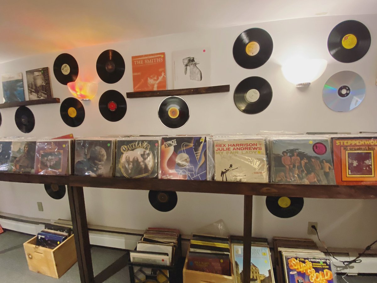 gigvines's tweet photo. Stay groovy 🤘🏻 

#music #livemusic #vinyl #vinylrecords #records #recordshop #local #diy #indie #bands #arists https://t.co/Mr2Uj2vUZy