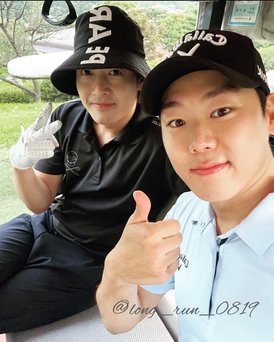 RicoAdu's tweet photo. 👽 🦈
IG@long_run_0819
ゴルフ⛳️の
동생(弟)も
SHOVELHEAD 🦈の
Knitを着ています 🥰
Junggil ssi も.... ᄏᄏᄏ
@khj_heneciatwt
#KIMHYUNJOONG
#김현중
#キムヒョンジュン
#long_run_0819
#Junggil
#오송
#ゴルフ https://t.co/4oMlK4amOe