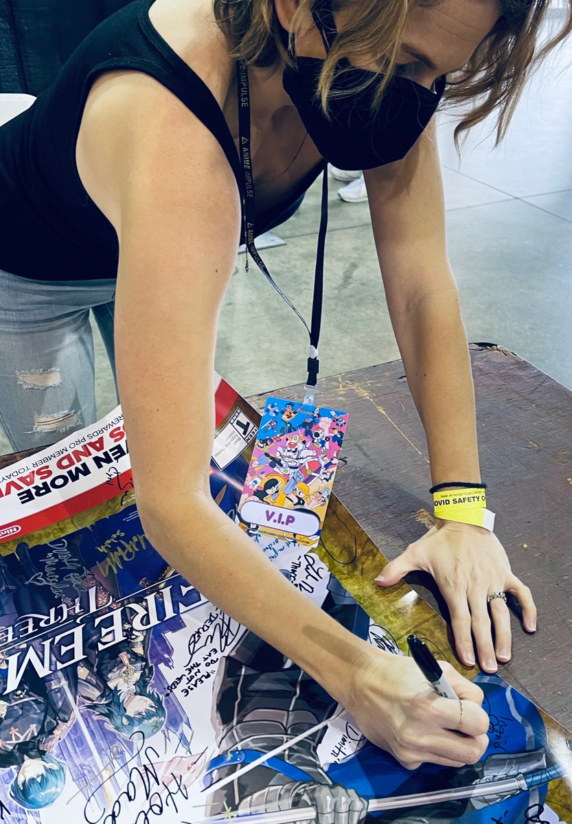VampireHorde's tweet photo. I got the majority of autographs on my #FireEmblemThreeHouses poster at @animeimpulse 2020 and have been slowly adding more sigs to it when possible.

And now I got Blue Lion member Ingrid added to the poster thx to @brittanyccox! U are the best!

@animeimpulse https://t.co/ZTQIVnTIWG