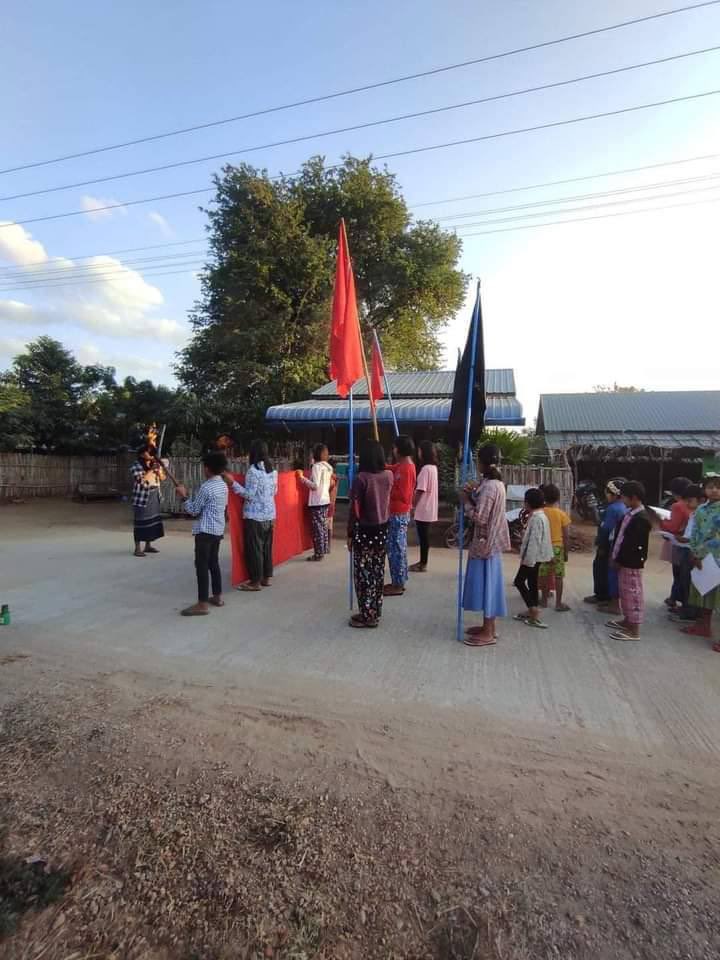 YuWarZin1's tweet photo. Ma Le Thar Students Union from Monywa led a protest to overthrow Genocidal Military this morning. #SanctionMOGE #2022Jan17Coup #WhatsHappeningInMyanmar https://t.co/OAGelbmqLG