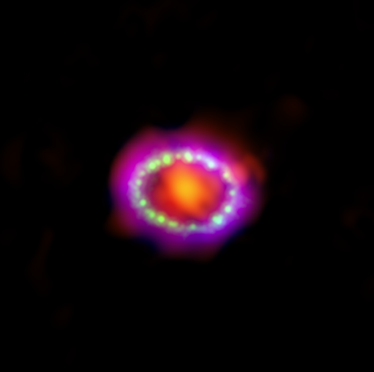 Supernova 1987A

#SuperNova #Espacio #Space #Astronomía #Astronomy #AstronomyLovers