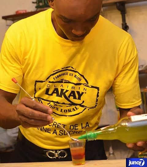 ChefMasso's tweet photo. Ou we sa wap gade la c #ChefMasso kap kreye Yon cocktail pou te fet drapo a, an 2018 17 mai nan okazyon #SoiréfuClairin #clairinlakay tap oganize 4 lane après #SelSouvenir kap rete
PS: jou sa mbwe kleren tankou djab 😁😁 https://t.co/bL9JWTlIZZ