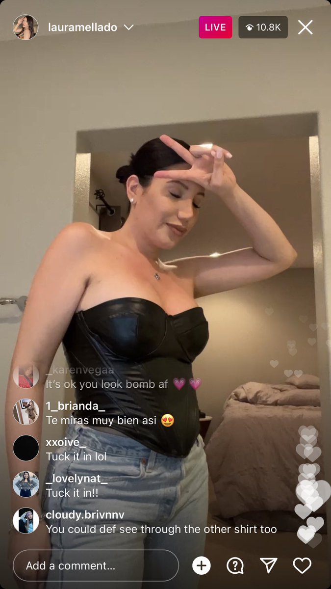 OhhMy_Isabel's tweet photo. @lauramellado LIVE right now was to funny 😂😂😂😂 just her getting ready and saying comments but JK after has me dying https://t.co/Dpb9ErJZ9r