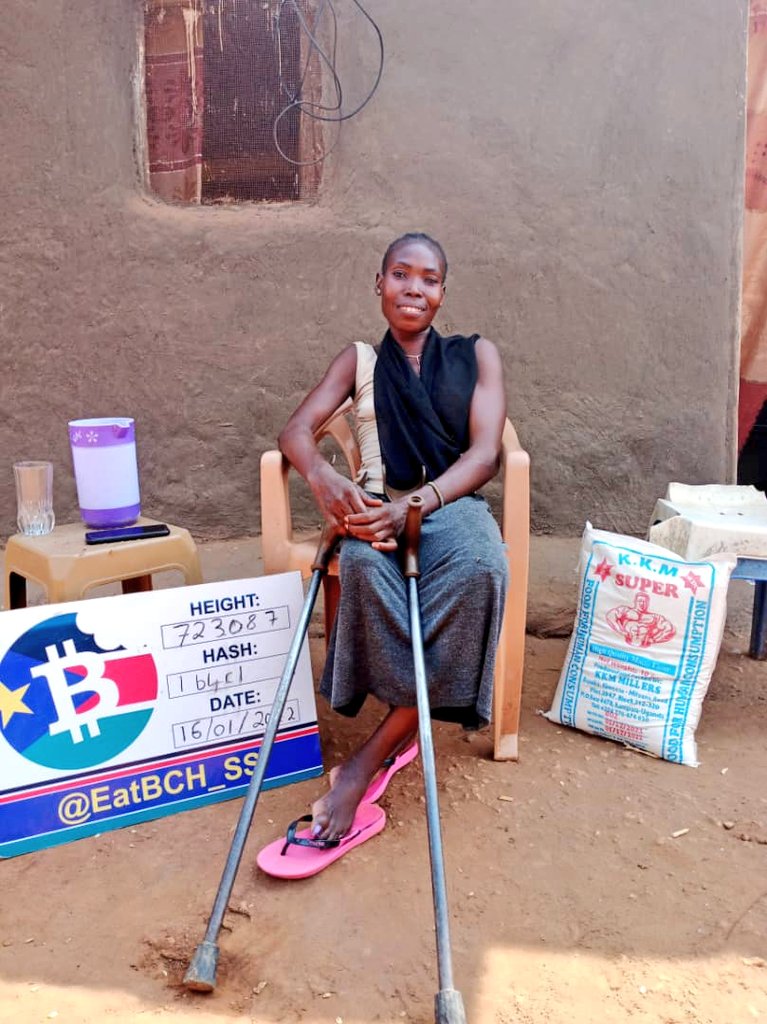 eatBCH_SS's tweet photo. Yesterday we had a supriest visit to our first @eatBCH cooks not in the picture is @Elobijo mother. The cooks started cooking @junubos when we started the feeding in #SouthSudan at @junubos We continued to say Thank you for all support. @eatBCH @eatBCH_VE @bitcoininfo @btcfork https://t.co/vo40UjnrMD