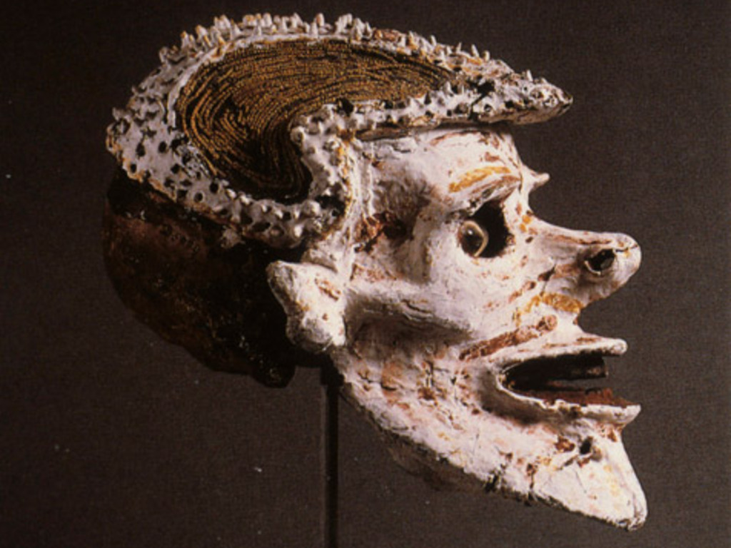 DenisForkas's tweet photo. Anonymous artist - Overmodelled and painted human skull. New Ireland (Papua New Guinea), N.d. (19th century?)

#skull #papuanewguinea #ethnicart #macabre #ritualart #horror #primitivemagic #oceanicart https://t.co/mlmSYLLzmh