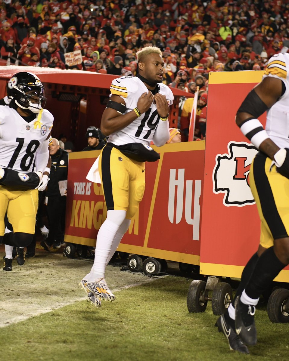 TeamJuJu's tweet photo. Grateful to have been able to take the field tonight 🙏🏾❤️ https://t.co/M2jQD2FzRl