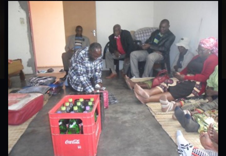 millythebae's tweet photo. A thread about roora and tribes
#goodghettovibe
1. Masvingo
They don't care about roora day hype and decor. They just want their money.
If she has PhD it's $21487
Masters - $15493
1st degree - $12568
Stay at home wife $6430
Ask around we have no shame https://t.co/bvxO7gCHun