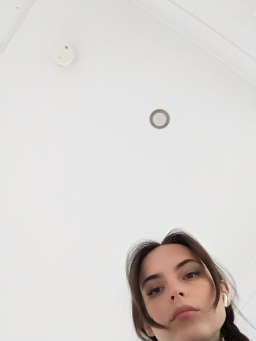 hey im live https://t.co/d4mxo3nena https://t.co/DdyJMUCJmV