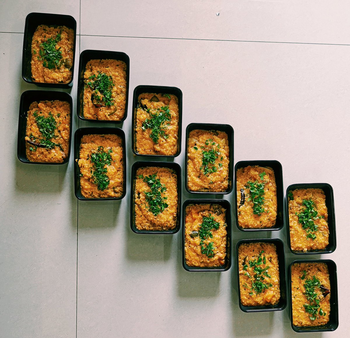 phoodiemonk's tweet photo. Day8 of #onepotmeal initiative - A stair of meals to elevate the fight against hunger 💪

#khichdi #moongal #phoodiemonk #FightOn #Againsthunger #khichuri https://t.co/X1d5d0F9Hc