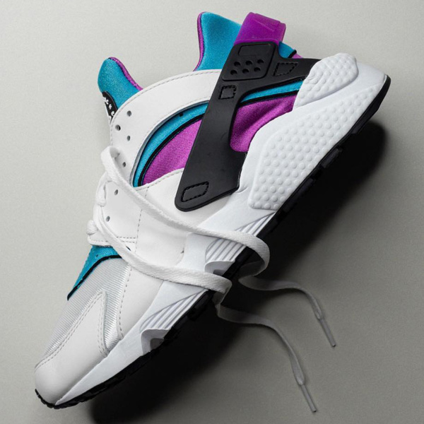 KicksDeals's tweet photo. The white/aquatone-deep magenta Nike Air Huarache is on sale in select sizes for $99.99 + shipping. #promotion

BUY HERE -> https://t.co/AC4qoJM1P4 https://t.co/MBtlv66Al2