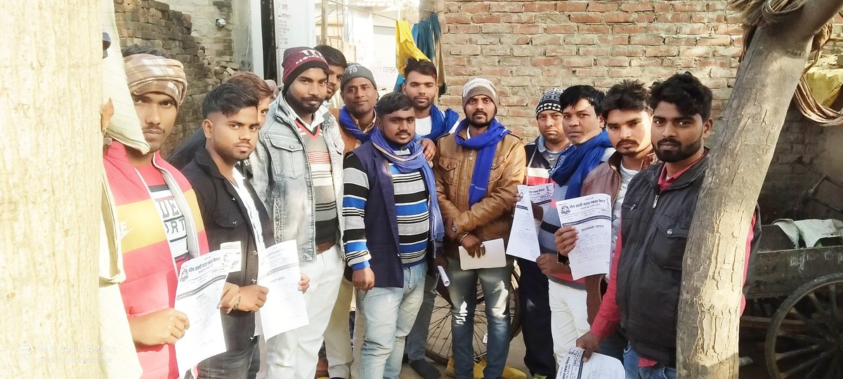 AwaazNb's tweet photo. भीम आर्मी भारत एकता मिशन आजमगढ़ का बढ़ता हुआ कारवां भीम आर्मी जिला उपाध्यक्ष विपिन राव जी के नेतृत्व में लोगों ने भीम आर्मी का दामन थाम @VinayRatanSingh @Manjeetsnotiyal @AniketDhanuk_ @kamlesh_sachan @GulzarSiddiqui_ @SunilChittodASP https://t.co/GWyKrcGFwk