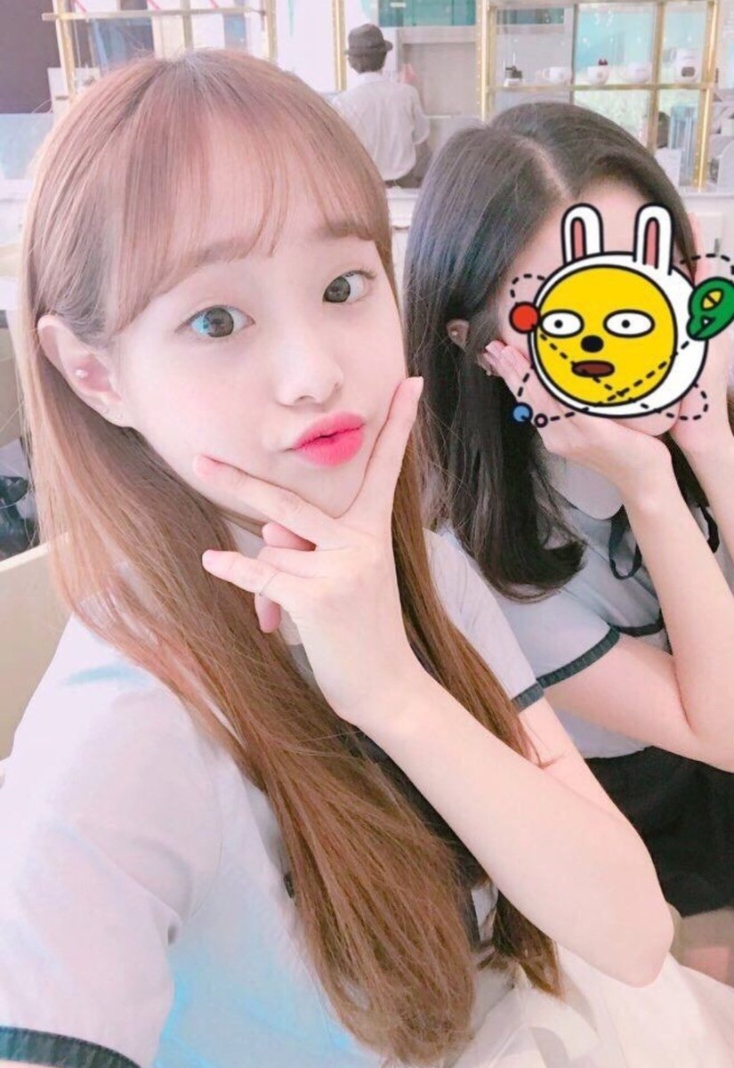 loonaoldpics's tweet photo. #츄 #CHUU #이달의소녀 #LOONA https://t.co/HrerBvQaFK