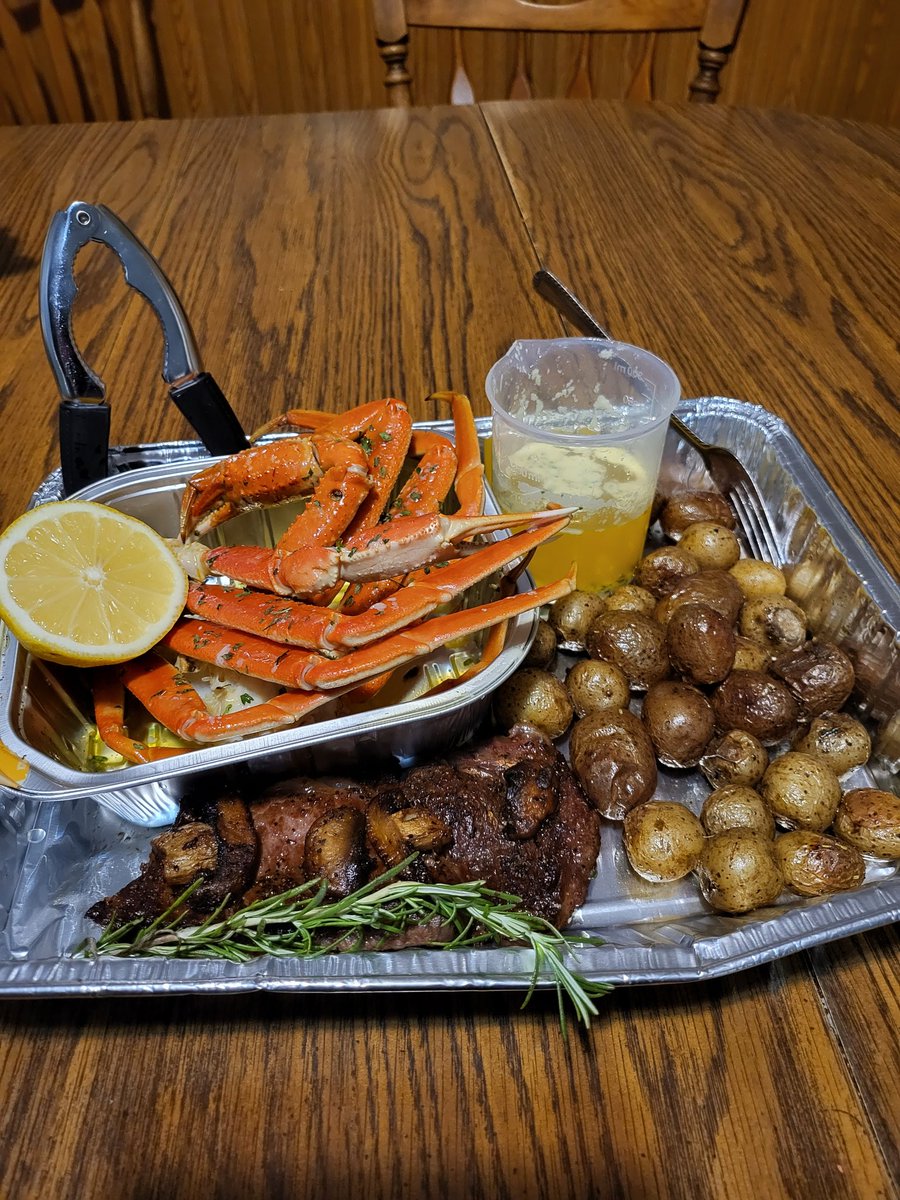 2Junt's tweet photo. Homemade surf & turf. 🦀🥩 #CryptoPaidForThis
#Food #Crytpo #Saitama #SaitaMask https://t.co/nx7RI0pqTm