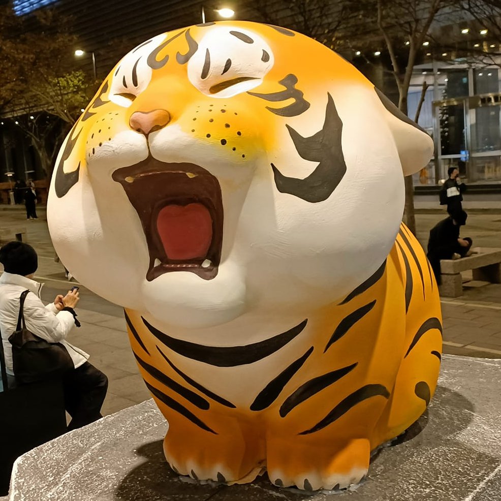 RT @YuChengQ: Motivational speakers: you can achieve anything, you have a tiger in you

The tiger in me: https://t.co/0z3FiyxOln