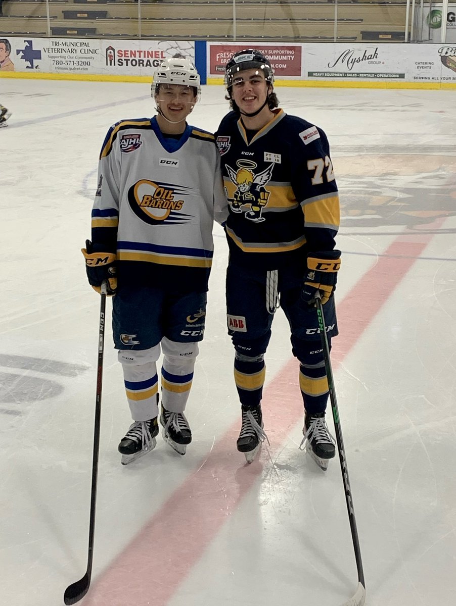 Love these 2 @BrendanWang2 &amp; <a href="/Brettpfoh1/">Brett pfoh</a> who played at BWC. Both had to leave BC to find playing time <a href="/MOBHockey/">McMurray Oil Barons</a> <a href="/sgsaints/">Spruce Grove Saints</a> 2 great players, both scholarships. Brendan <a href="/princetonhockey/">Princeton Men's Ice Hockey</a> Brett @BGFalconHockey Follow your path, go where you’re wanted not where you want. #Brotherhood