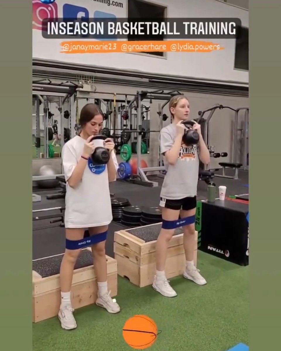 YSGBasketball's tweet photo. No days off for these 3!! Thanks to S3 for keeping them game ready!! 🏀💪 https://t.co/aIu5LtZ1F3