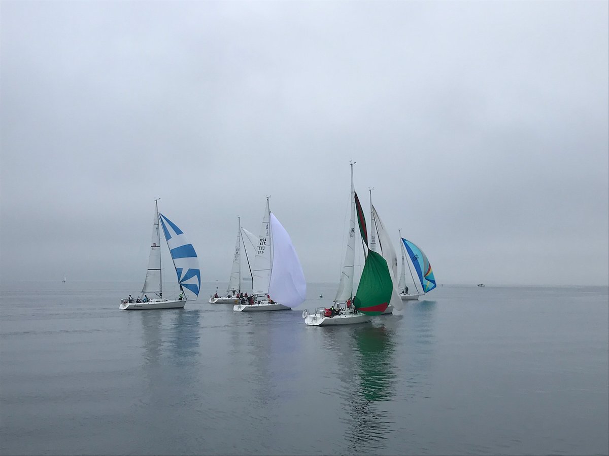 MattFraserBooks's tweet photo. Sailing on glass, approaching the mark
#racing #LightAir #sailing #ShilsholeBay #Snowbird #SBYC https://t.co/ob3J4kr3uH