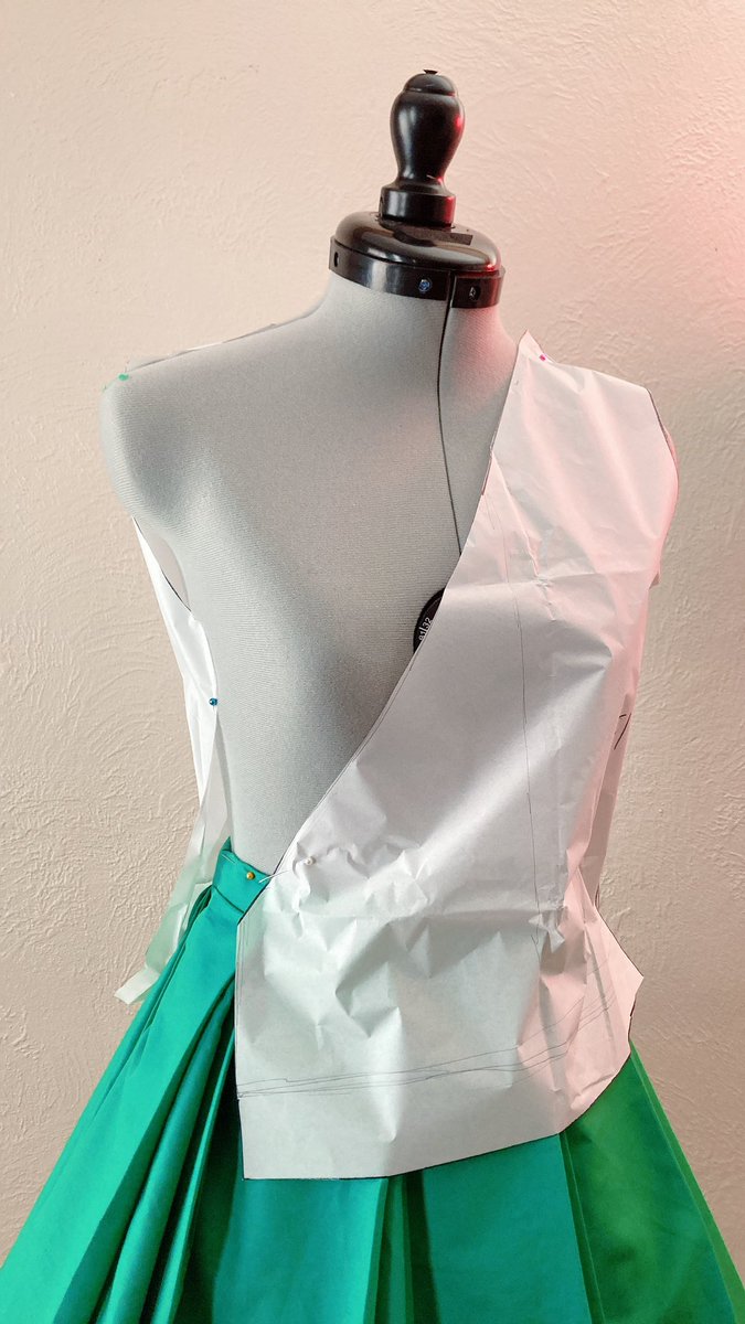 juvanixx's tweet photo. Progress~ Aiming to get this done by Thursday to film??🤞 https://t.co/0FUNW4nTNV