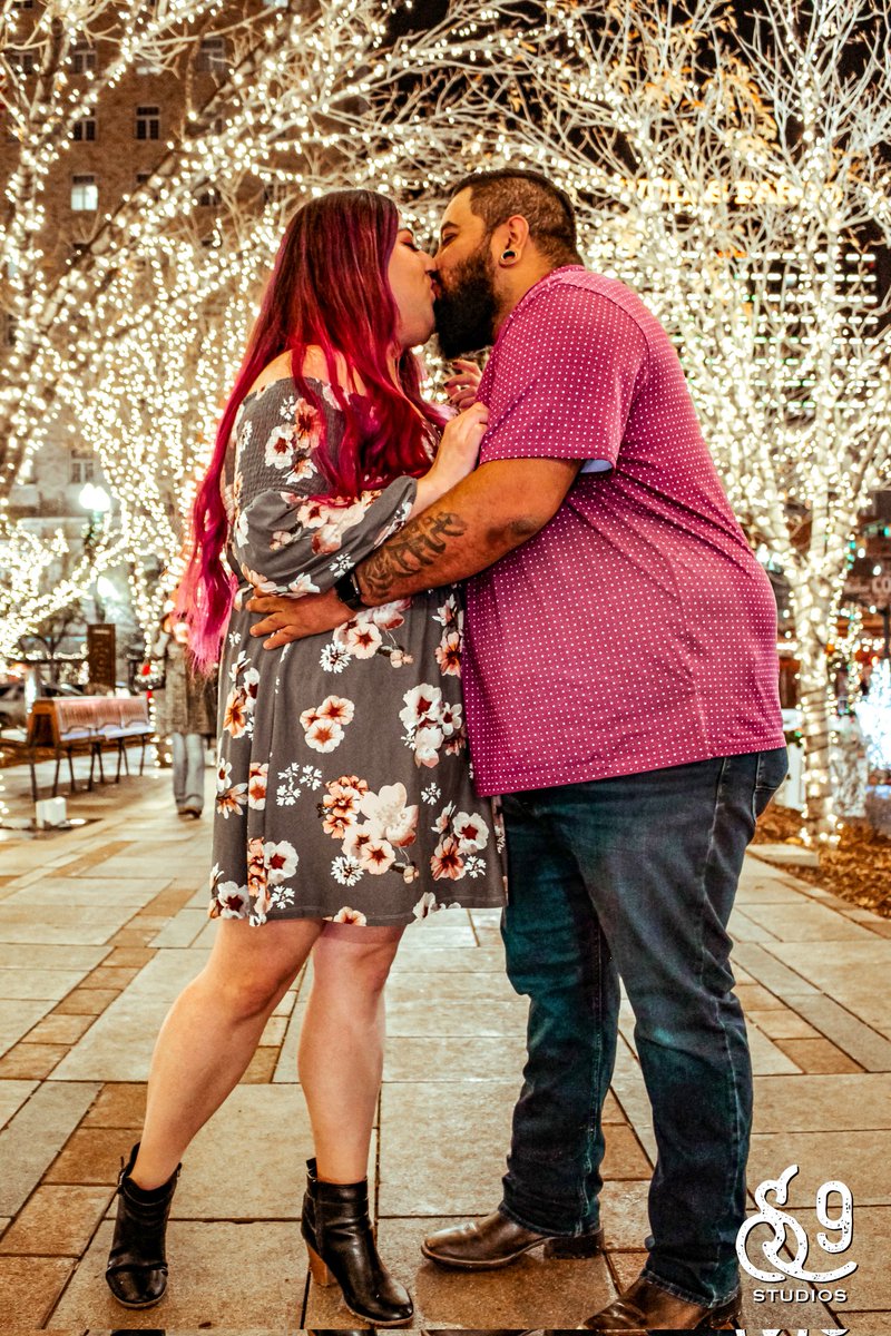 'Be Mine' ❤💍
Congratulations on the newly engaged couple! 💍❤
#saturninestudios #photographers #photography #photoshoot #canon #photo #couple #couplesphotography #couplesphotoshoot #love #loveyou #teamo #marryme #engagement #engagementphotoshoot #downtownelpaso