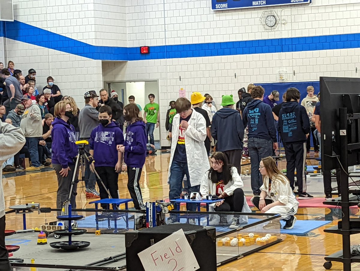 Taft9988's tweet photo. Match 5 underway.. hard fought.  But lost... Went 3-2 tonight next is alliance selection. @TaftNotify https://t.co/ALQBCJiR3P