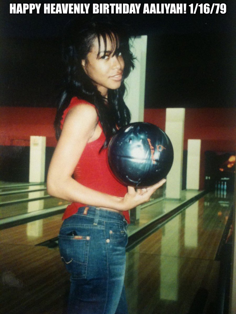 JadaReneeHolmes's tweet photo. Happy Birthday Aaliyah! My soul sista!~/.\~ ❤️ Photo by: Hyun Kim
#aaliyah
#aaliyahhaughton
#happybirthdayaaliyah
#happybirthday
#happyheavenlybirthday
#aaliyahforever
#princessofrnb 
#ripaaaliyah
#rip
#music
#randbmusic
#detroitschoolofarts
#brooklynsfinest https://t.co/E5tdmtRiL2