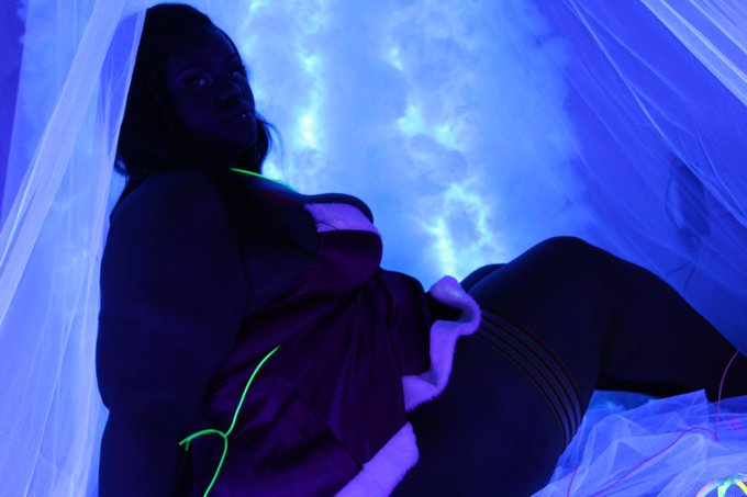 "ALEXA, play Pussy fairy by Jhene Aiko" https://t.co/PGTKERWeSv<a href="/tag/newvideoalert"class="tags"><span>#newvideoalert</span></a>