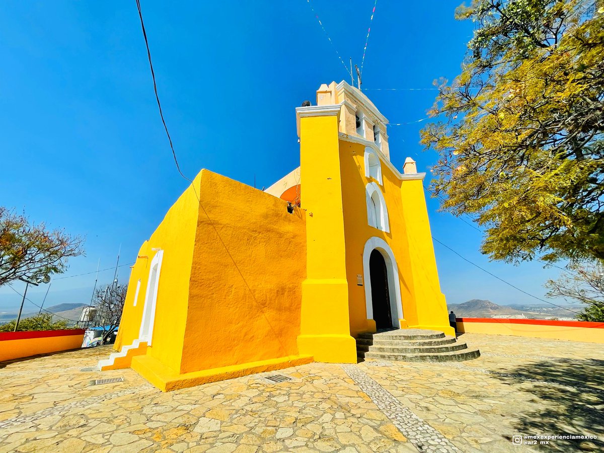mex_experiencia's tweet photo. #MEXicoEnUnaFoto🇲🇽📸 #DesdeMiLente:
“Capilla San Miguel Arcángel” (Atlixco, Puebla)
O Ermita de San Miguel se encuentra en la cima del cerro San Miguel, construida en el siglo XVIII cuenta con un atrio en donde se puede admirar el valle de Atlixco. https://t.co/Udw6fUzsUG