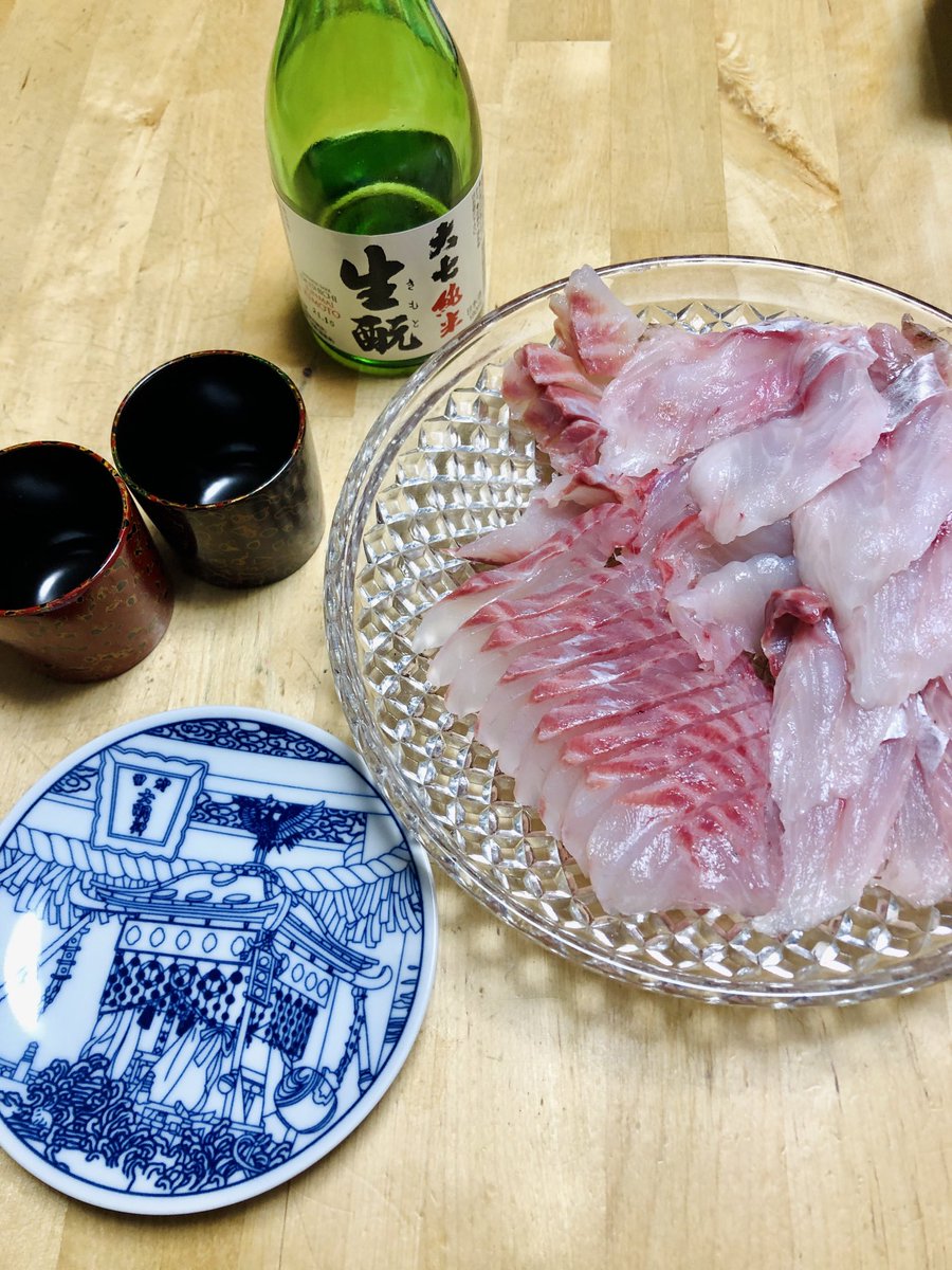 YukariSakamoto's tweet photo. Part of the pleasure of having a fishmonger in the house are nights when he comes home with seafood he was excited about at work that day. #Sashimi of hakkaku, a unique fish that looks as if from prehistoric times, and mejina (on the left) blackfish. #Daishichi #大七 https://t.co/CoK2RnWYhv