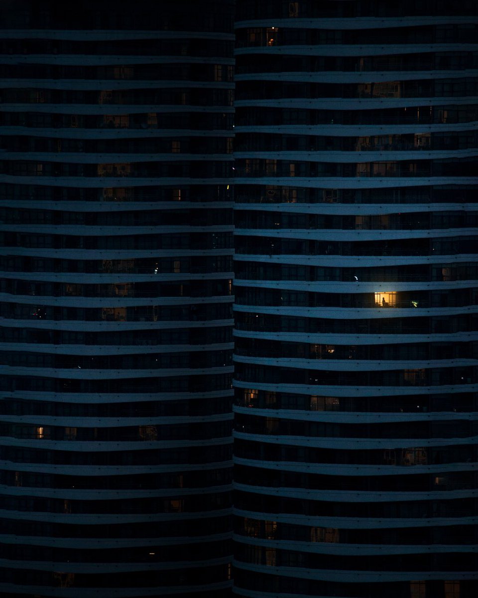 trungbaotr's tweet photo. modern loneliness https://t.co/SSW6aoqaDo