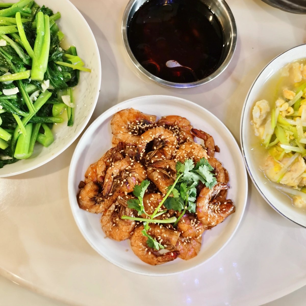 AliceETHcrypto's tweet photo. I am satisfied with my cooking skills, fried prawns, chicken wings in casserole, scrambled eggs with leeks, and pork ribs soup with cordyceps https://t.co/sY2Yj9fVdo