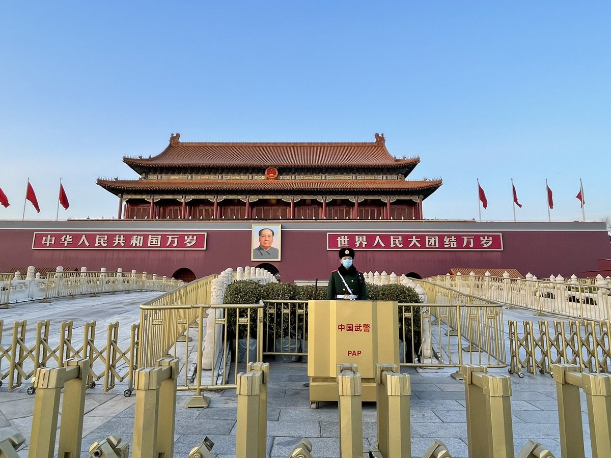 crypto_aspen's tweet photo. #紫禁城  #Beijing2022  护城河紫禁城，彩色的琉璃瓦，房檐和每一块瓷砖都很讲究，龙生九子，人民英雄纪念碑永垂不朽 https://t.co/HNLlF5mzG8