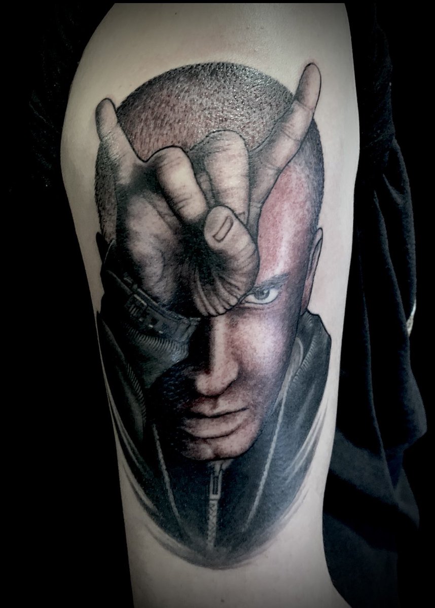 #tattoo #tattoos #portraittattoo #eminem #eminemtattoo #goodtimesink #osakatattoo #大阪刺青 #大阪タトゥー #タトゥー #ink #inked #アメ村 #アメ村タトゥー #二代目彫日出