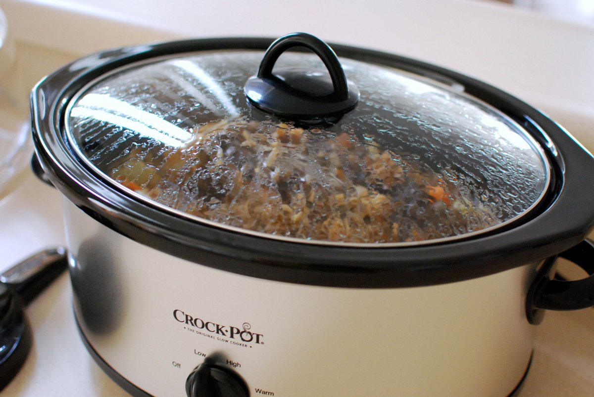 CentralElectric's tweet photo. Did you know the slow cookers are one of the most energy-efficient appliances in the kitchen, using similar or even less energy than a conventional light bulb, and a more energy-efficient alternative to ovens? #SlowCookingMonth https://t.co/myux8W6V5M