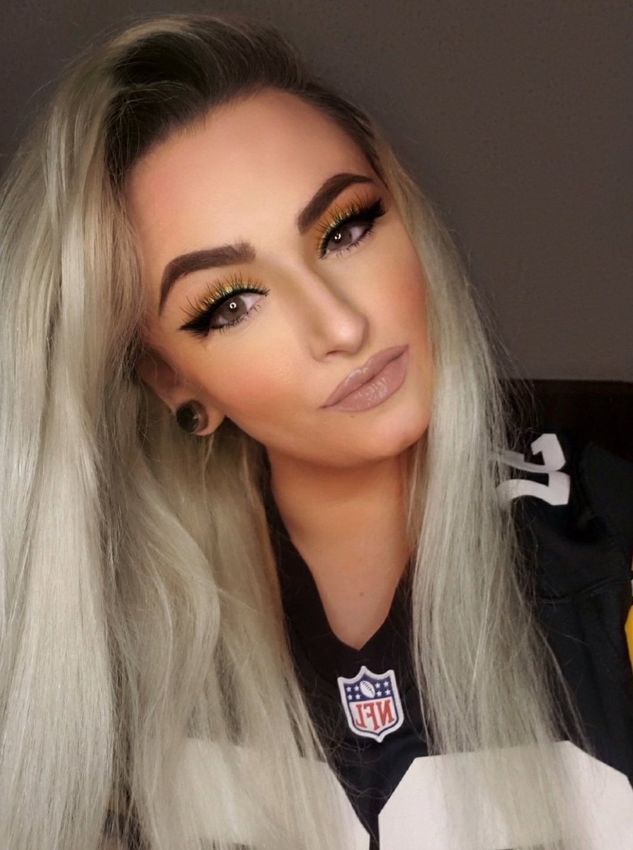 machinegunellyy's tweet photo. Could be Ben's last game. Could be a blow out. Could be a season ender. Could also be the best we've seen our boys yet. Either way, I couldn't be more ready. LET'S DO THIS. 💛❤💙
#wildcardweekend #herewego
#steelers #steelersnation #steelernation #steelersfan  #blackandyellow https://t.co/sVD0uECzeE