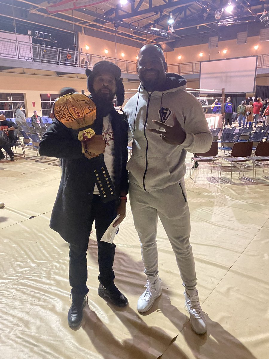 CliffDoesItAll's tweet image. #andnew #ImpactWrestling #worldchamp #terminus @TheMooseNation From one god to another!