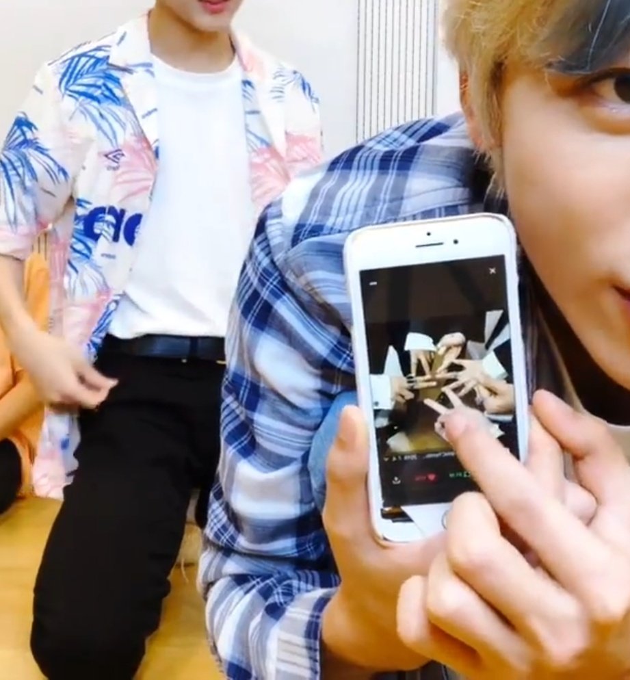 ตำนานจีซองมีแอคหลุมทวิตกดรีเองเฟบเอง55555555555555555