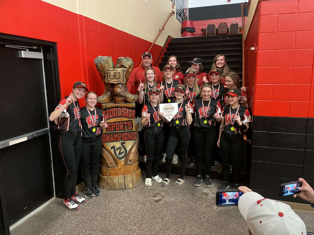 hannah_stell24's tweet photo. This weekend we took first place at the MLK Classic! Our team went 4-0, scoring 24 runs and giving up 5! We had 6 homeruns combined from @Ahafermann2025 @MallorieKreuser and @laurenrettler Great job ladies! @WisconsinBandi1 https://t.co/MLV9w8AF7u