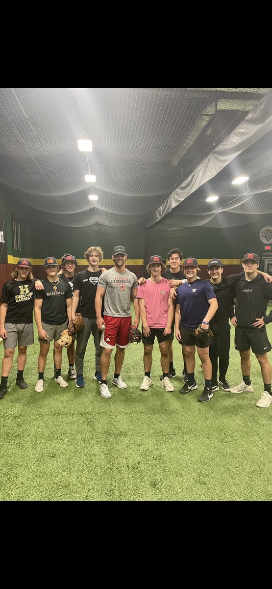 Seam16u's tweet photo. Great practice tonight. Thanks Caleb Balgaard for assisting tonight. Great stuff!!! https://t.co/YEykPshPC7