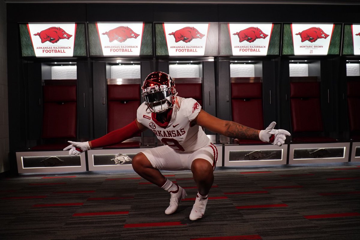 BigAsh_90's tweet photo. I had a great visit at the University of Arkansas @CoachAshDL @RazorbackFB @Bigkev504 @APLUSDIVA1913 🔴⚪️ https://t.co/7G02nQWV0a