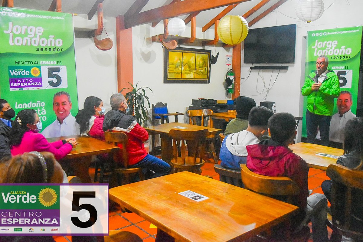 JorgeELondonoU's tweet photo. En #Tunja, conversamos con amigos para fortalecer un proyecto que hemos trabajado desde hace 4 años
Junto a Alejo Gutiérrez #Cámara105 🌻🖐🏼 escuchamos las expectativas y presentaremos un proyecto sólido de cara al Congreso de la República
El Senado #EstáClaro con el #Verde5 🖐🏼 https://t.co/YBW3EavOyK