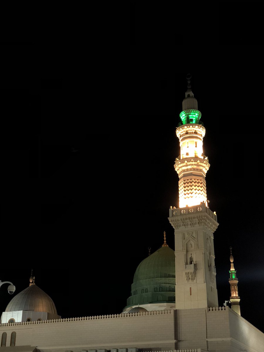 mood_7676's tweet photo. طبعًا الحمد لله الذي وفقني ل زيارة #المسجد_النبوي و صورت هالصور للقبه الخضرا و الفضيه 
رأيكم في #تصويري #تصوير #تصويري_سناب https://t.co/hnAdnj8iqL