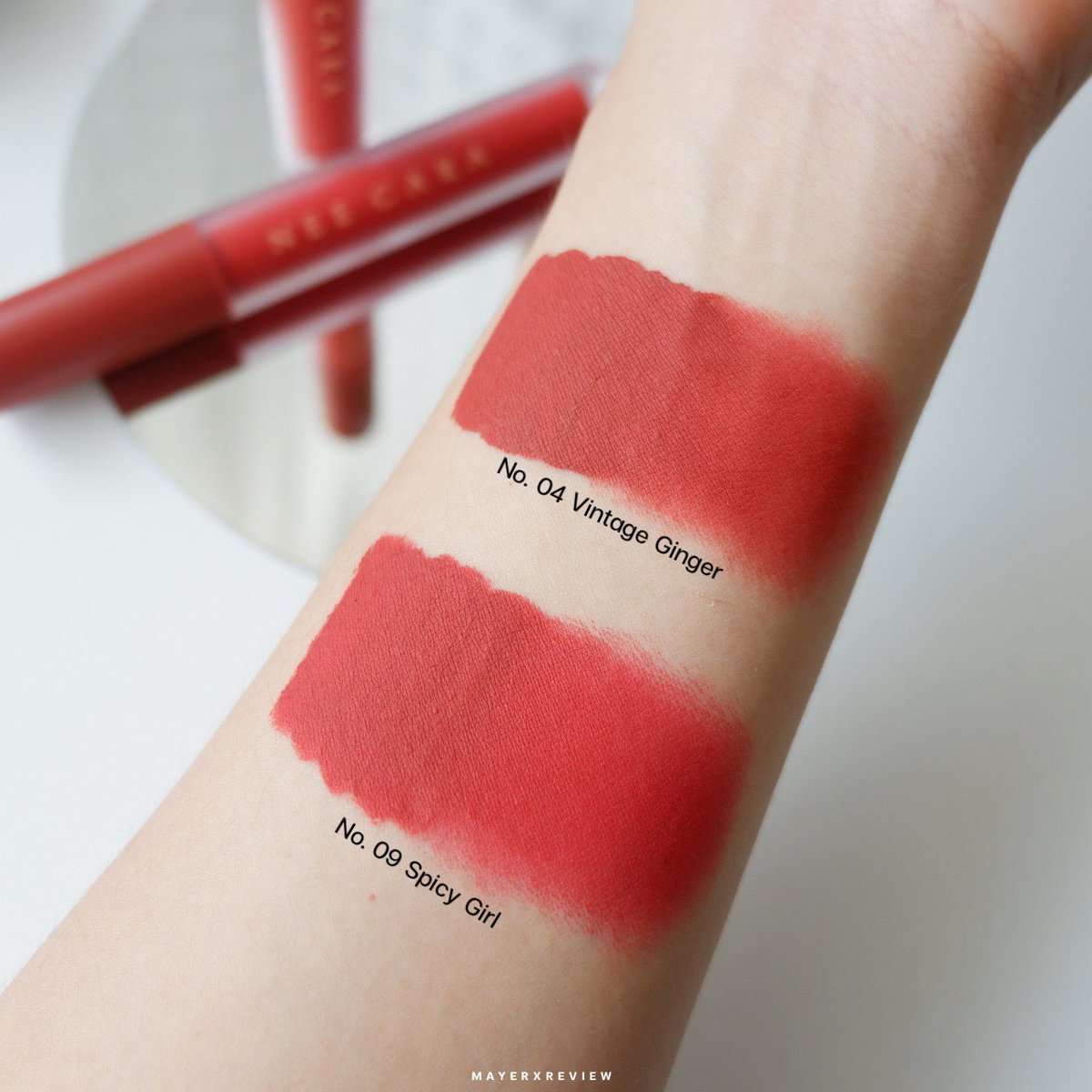 memayerr's tweet image. จี๊ดจ๊าดได้ใจ 😍 #ลิปแมตต์เนื้อกำมะหยี่ รุ่นดังของ #NeeCara สีสวยมาก เนื้อลิปนุ่มมม ไม่หนักปากเลย ความชัดของสีไม่ต้องพูดถึงมันชัดแบบปั๊วะๆ แถมทาแล้วแบบขับผิวสุด เมย์ชอบสี 04 กับ 09 พอแต่งออกมาแล้วดูสดใสถูกใจมาก #รีวิวneecara #ใช้ดีบอกต่อ