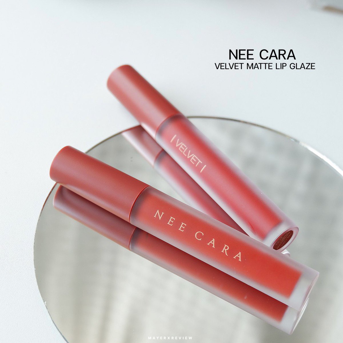 memayerr's tweet image. จี๊ดจ๊าดได้ใจ 😍 #ลิปแมตต์เนื้อกำมะหยี่ รุ่นดังของ #NeeCara สีสวยมาก เนื้อลิปนุ่มมม ไม่หนักปากเลย ความชัดของสีไม่ต้องพูดถึงมันชัดแบบปั๊วะๆ แถมทาแล้วแบบขับผิวสุด เมย์ชอบสี 04 กับ 09 พอแต่งออกมาแล้วดูสดใสถูกใจมาก #รีวิวneecara #ใช้ดีบอกต่อ