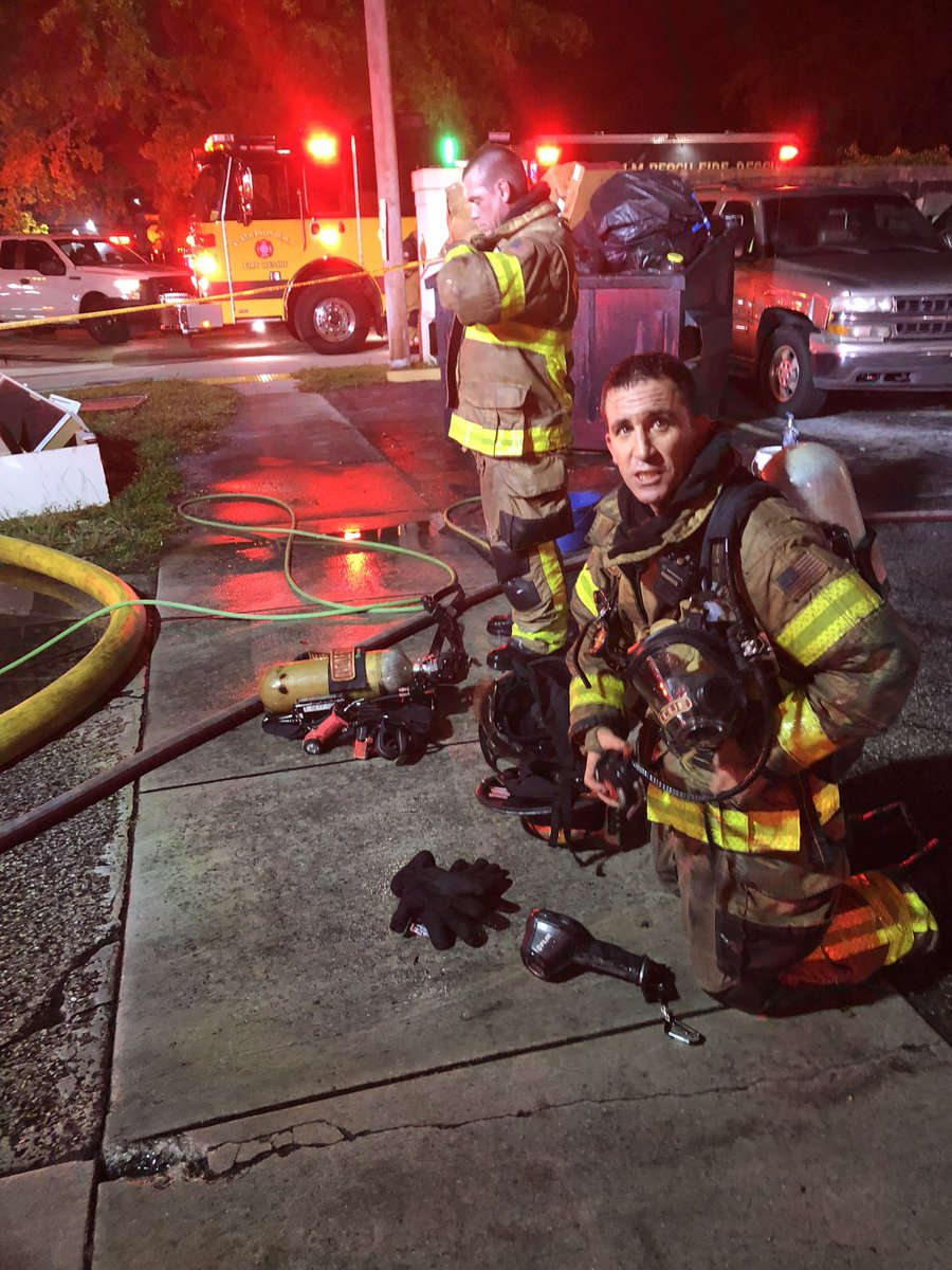 PBCFR's tweet photo. #PBCFR crews from #Battalion1 alongside @PBGardensFire responded to reports of an Apartment Structure Fire on Magnolia Dr in West Palm Beach at 6:14pm. First arriving units reported smoke showing from the second floor. #Firefighters initiated an aggressive fire attack. https://t.co/IzlyuusWrN