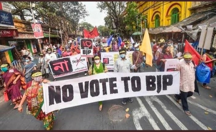 Atrocities on farmers have not been done under the rule of BJP government, nor did the rape victims get justice, so don't vote for BJP. #NoVoteToBJP