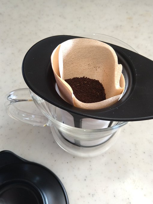1杯だけコーヒーを淹れようと思ったけど、ドリッパーが無かった…。代用品で淹れてみたけど…。 