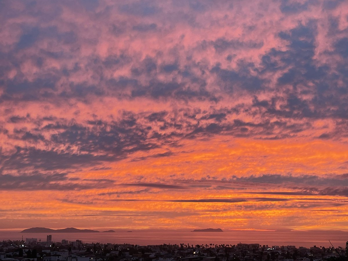 TijuanaLocal's tweet photo. Atardecer en #Tijuana 
📷 @jerryboyof https://t.co/CFrRfqopfQ