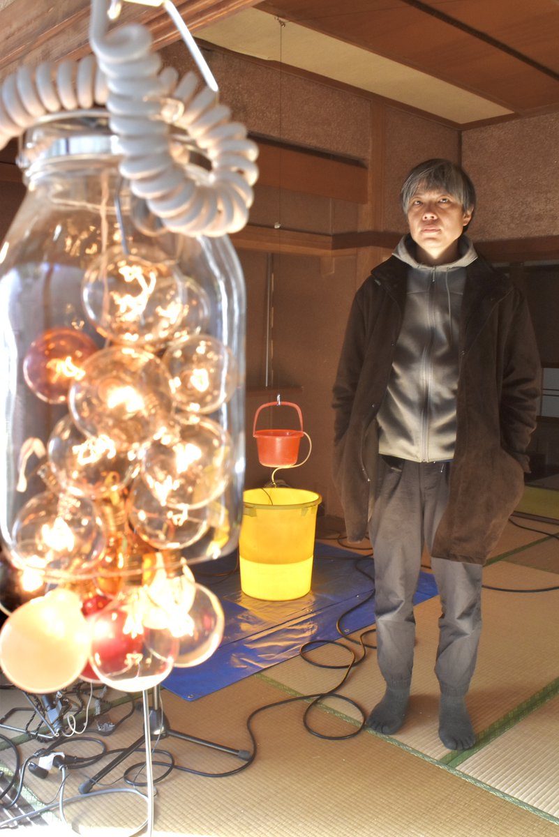 oitakeizai's tweet photo. 世界的アーティスト梅田哲也さんの作品展「余り」が、別府市にある葵荘で。廃れた古屋敷を活用したインスタレーションで、重力や電気などを使ったさまざまな仕掛けが訪れた人の目を引いています。 #梅田哲也 #0滞 #inbeppu #別府市 #大分愛 #大分県 #大分経済新聞
https://t.co/dn37Bm7sh8 https://t.co/r4qtT6p5Am