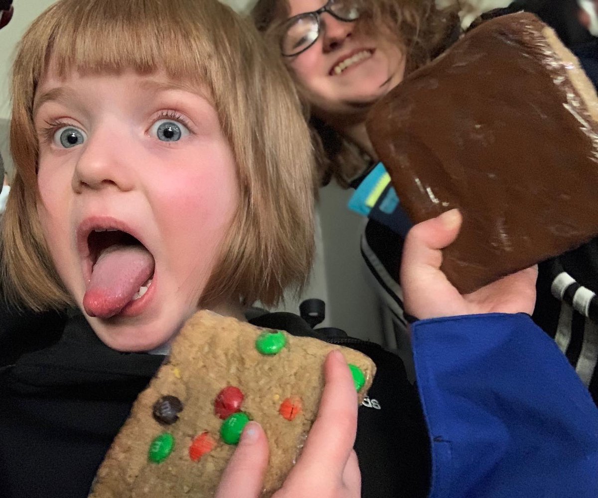 ngcitycafe's tweet photo. Ope!
Brought our own concessions to watch these saucy nugs get jazzy.
We should’ve brought some oxygen for these seats tho…
@nuggets @utahjazz
#newmangrove #caferoadtrip #homemade #concessions #scotcharoos #ope #monstercookiebar #nosebleeds #nba https://t.co/T3OIJlxeun
