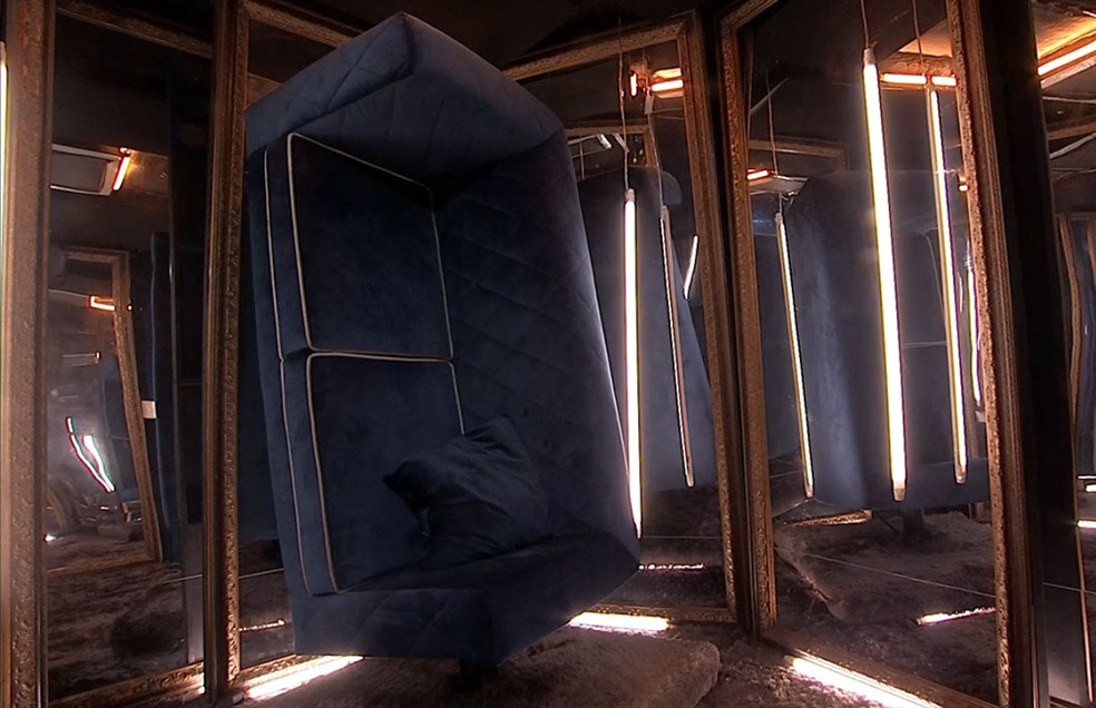 StoneKarinn's tweet photo. Das últimas quatro edições 
Qual o melhor confessionário? 

BBB19
BBB20
BBB21
BBB22 https://t.co/9OYUIWEaI5